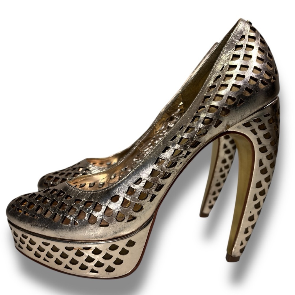 Ted Baker Rose Gold Poppy D Cutout‎ Leather Platform Banana Heel Heels Size 39.5
